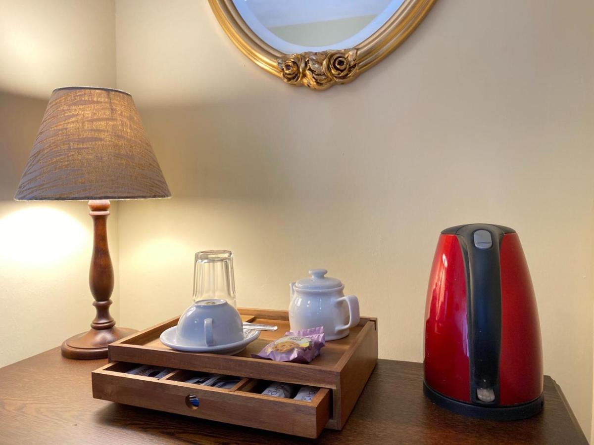The Victoria Hotel Newcastle-under-Lyme Ngoại thất bức ảnh