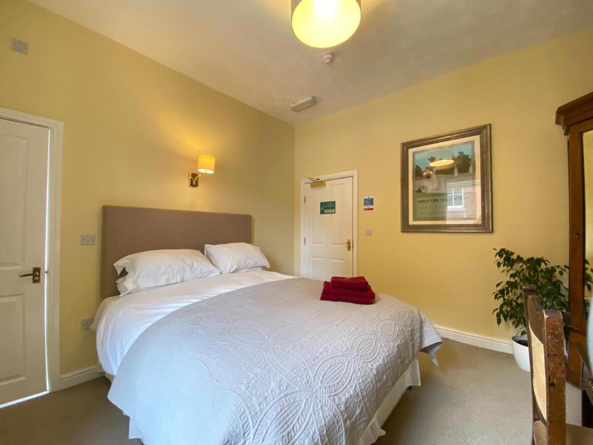 The Victoria Hotel Newcastle-under-Lyme Ngoại thất bức ảnh