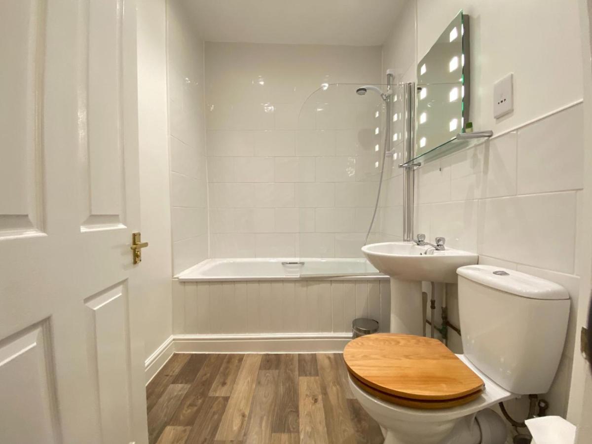 The Victoria Hotel Newcastle-under-Lyme Ngoại thất bức ảnh
