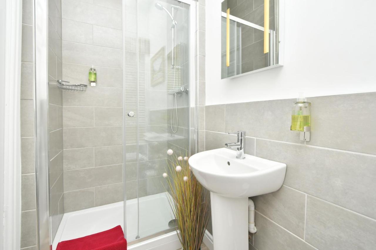 The Victoria Hotel Newcastle-under-Lyme Ngoại thất bức ảnh