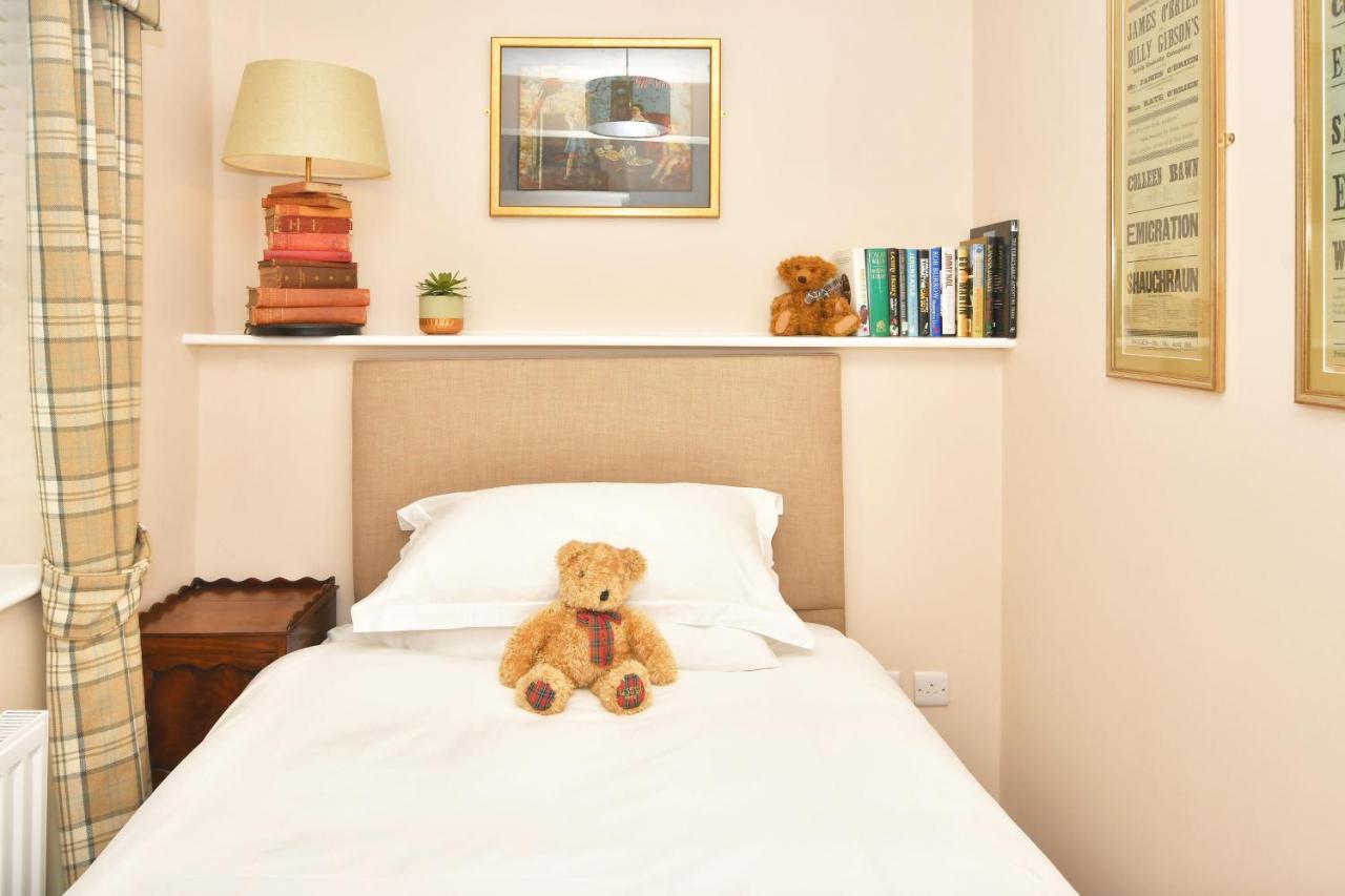 The Victoria Hotel Newcastle-under-Lyme Ngoại thất bức ảnh
