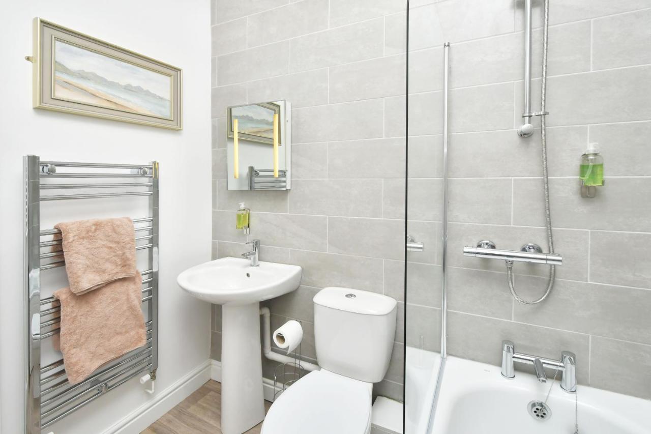 The Victoria Hotel Newcastle-under-Lyme Ngoại thất bức ảnh
